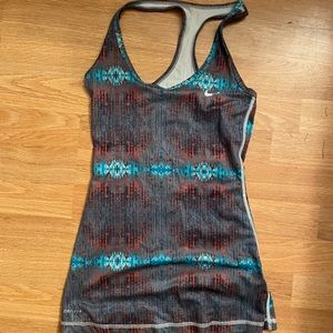 Worn twice Nike XS tank